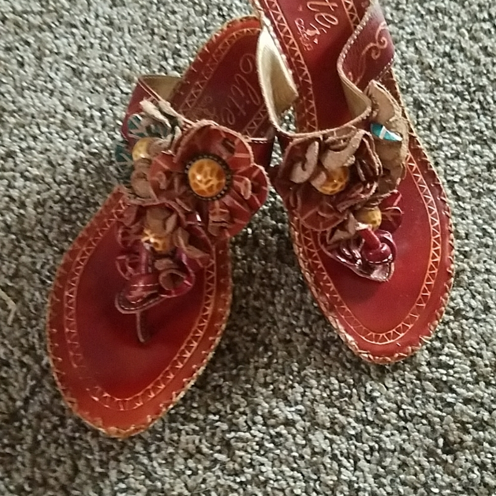 Sandles
